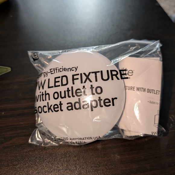 2pk LED 60W W/Bulbs & Adapters - Picture 5 of 7